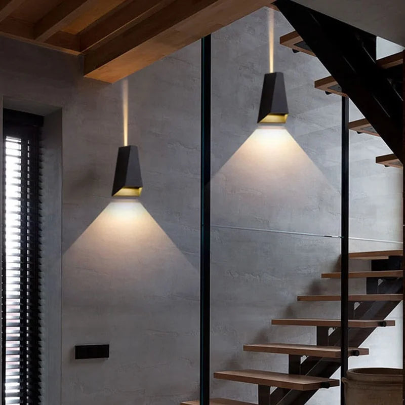 Modern Aluminum Waterproof LED Wall Sconce for Outdoor Patios and Gardens