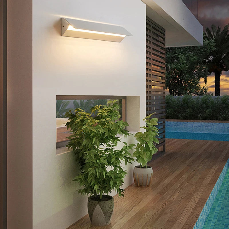 Adjustable Aluminum LED Wall Lamp for Modern Bedrooms and Vanity Spaces
