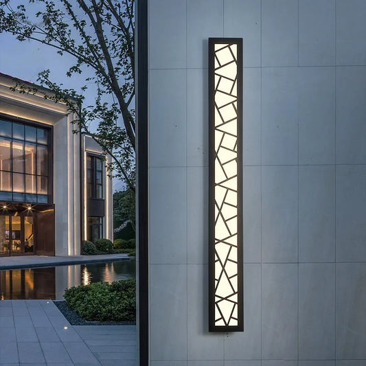 Minimalist Linear Outdoor Wall Sconce for Modern Porches and Garden Lighting