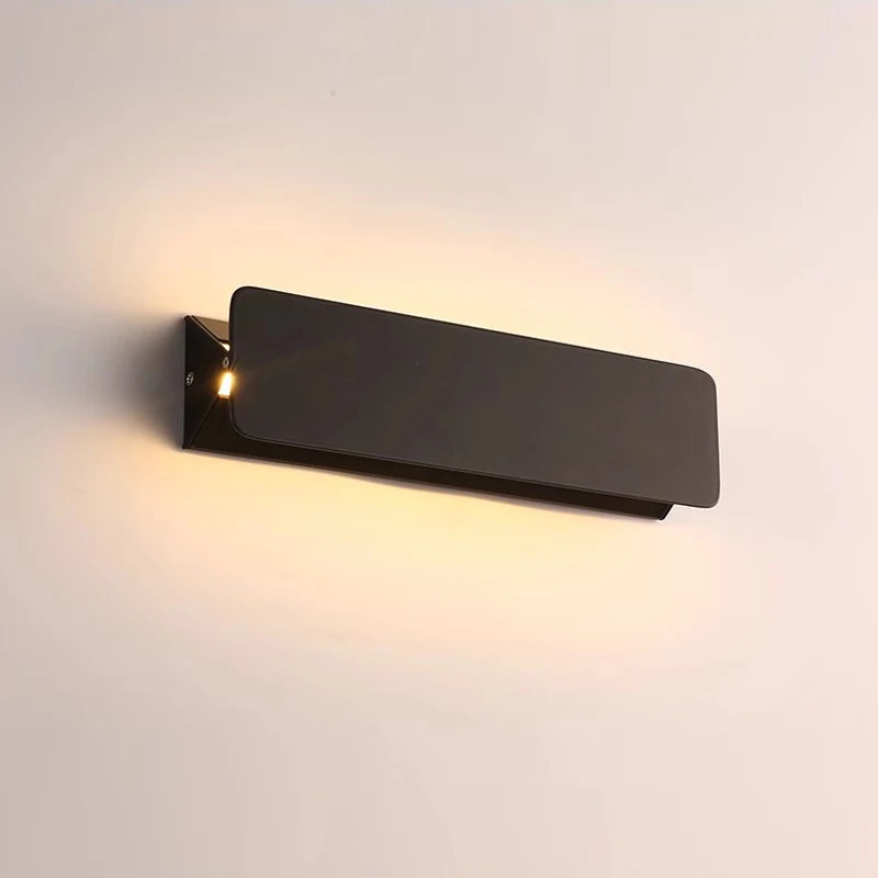 Adjustable Aluminum LED Wall Lamp for Modern Bedrooms and Vanity Spaces