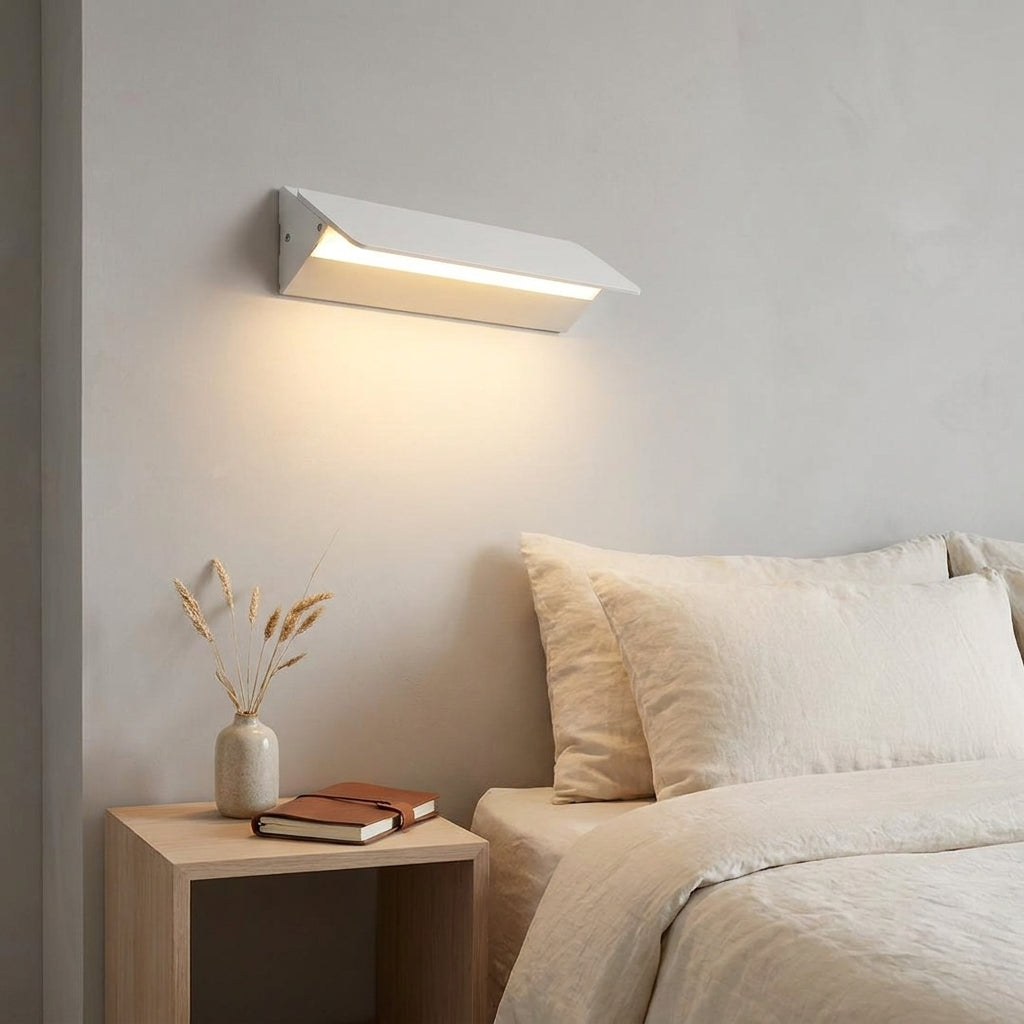 Adjustable Aluminum LED Wall Lamp lifestyle
