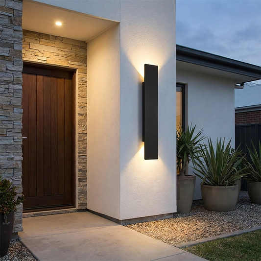 Modern LED Outdoor Wall Light in Aluminum for Contemporary Exterior Decor